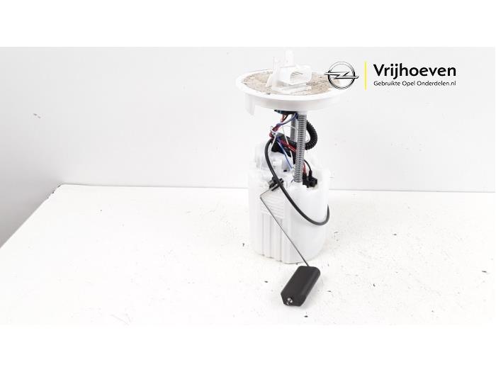 Gebruikte Tank element Pomp Opel Karl 1.0 12V Prijs € 60,00 Margeregeling aangeboden door Autodemontage Vrijhoeven B.V.