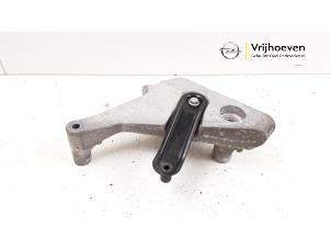 Gebruikte Motorrubber Opel Insignia Grand Sport 1.5 Turbo 16V 165 Prijs € 40,00 Margeregeling aangeboden door Autodemontage Vrijhoeven B.V.