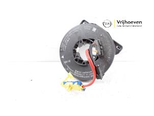 Gebruikte Airbagring Opel Corsa C (F08/68) 1.4 16V Prijs € 10,00 Margeregeling aangeboden door Autodemontage Vrijhoeven B.V.