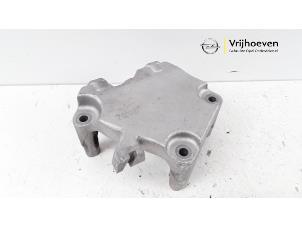 Gebruikte Motorsteun Opel Corsa E 1.4 16V Prijs € 25,00 Margeregeling aangeboden door Autodemontage Vrijhoeven B.V.