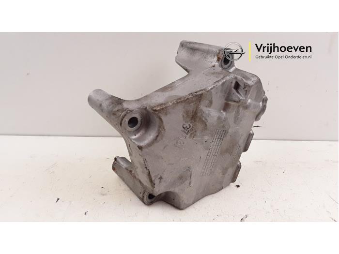 Gebruikte Motorrubber Opel Mokka X 1.4 Turbo 16V Prijs € 25,00 Margeregeling aangeboden door Autodemontage Vrijhoeven B.V.