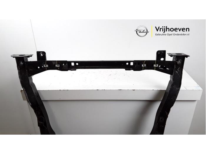 Subframe van een Opel Mokka X 1.4 Turbo 16V 2018