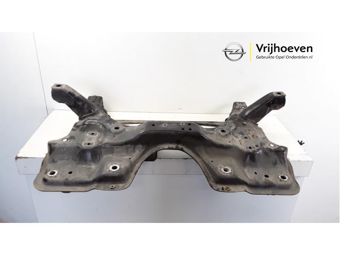 Gebruikte Subframe Opel Corsa E 1.6 OPC Turbo 16V Prijs € 60,00 Margeregeling aangeboden door Autodemontage Vrijhoeven B.V.
