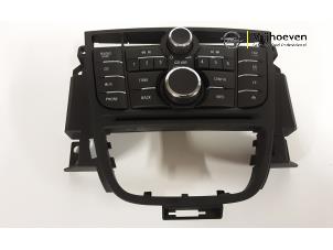 Gebruikte Radiobedienings paneel Opel Cascada 2.0 CDTI 16V Prijs € 35,00 Margeregeling aangeboden door Autodemontage Vrijhoeven B.V.