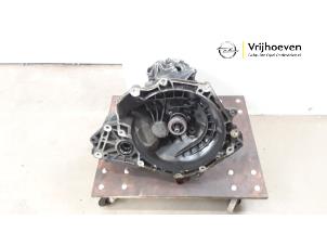 Gebruikte Versnellingsbak Opel Corsa C (F08/68) 1.2 16V Prijs € 150,00 Margeregeling aangeboden door Autodemontage Vrijhoeven B.V.