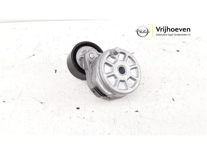 Spanner multiriem van een Opel Corsa F (UB/UH/UP) 1.2 12V 100 2019