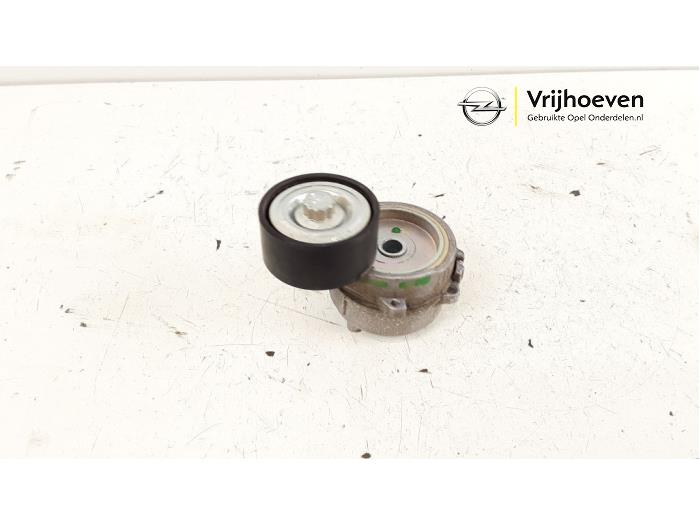 Spanner multiriem van een Opel Corsa F (UB/UH/UP) 1.2 12V 100 2019