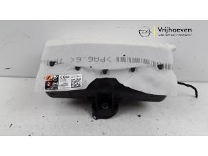 Gebruikte Airbag rechts (Dashboard) Opel Adam 1.2 16V Prijs € 150,00 Margeregeling aangeboden door Autodemontage Vrijhoeven B.V.
