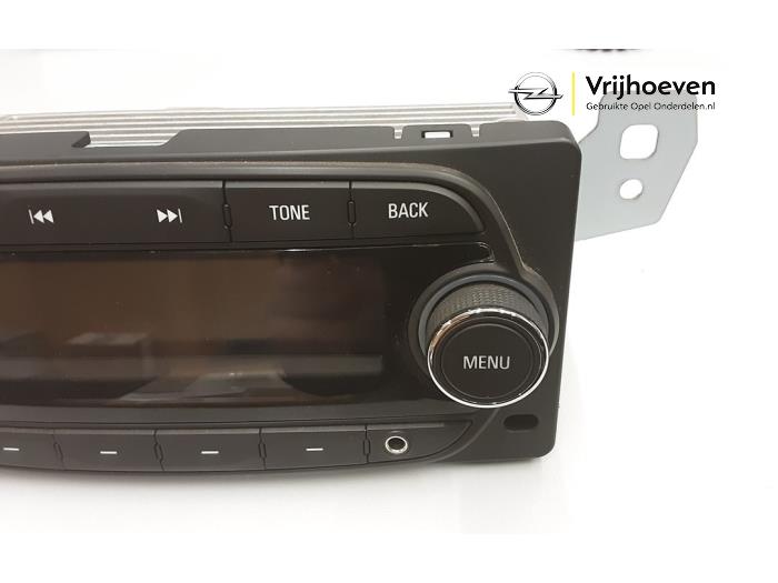 Radio module van een Opel Karl 1.0 12V 2015