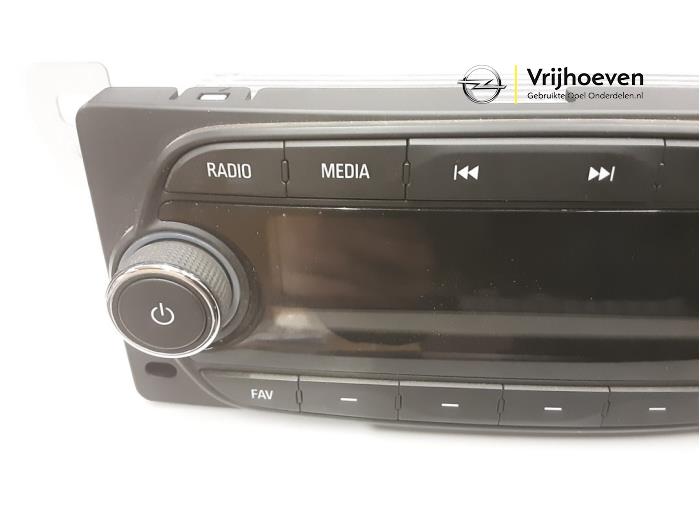Radio module van een Opel Karl 1.0 12V 2015