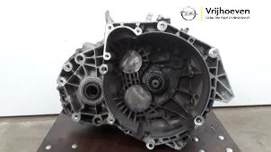 Gebruikte Versnellingsbak Opel Zafira Tourer (P12) 2.0 CDTI 16V 130 Ecotec Prijs € 250,00 Margeregeling aangeboden door Autodemontage Vrijhoeven B.V.