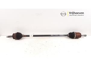 Gebruikte Steekas rechts-voor Opel Corsa D 1.0 Prijs € 30,00 Margeregeling aangeboden door Autodemontage Vrijhoeven B.V.