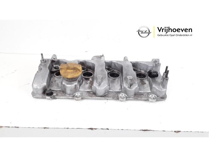 Gebruikte Kleppendeksel Opel Antara 2.0 CDTi 16V 4x4 Prijs € 25,00 Margeregeling aangeboden door Autodemontage Vrijhoeven B.V.