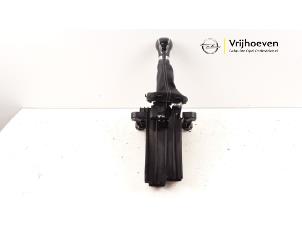 Gebruikte Versnellingspook Opel Meriva 1.4 Turbo 16V Ecotec Prijs € 50,00 Margeregeling aangeboden door Autodemontage Vrijhoeven B.V.