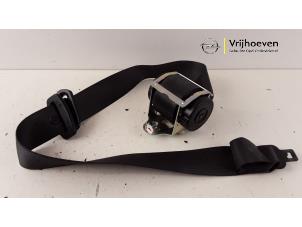 Gebruikte Veiligheidsgordel rechts-voor Opel Corsa D 1.3 CDTi 16V ecoFLEX Prijs € 20,00 Margeregeling aangeboden door Autodemontage Vrijhoeven B.V.