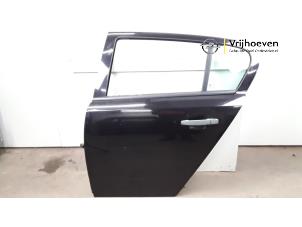 Gebruikte Deur 4Deurs links-achter Opel Astra H (L48) 1.4 16V Twinport Prijs € 40,00 Margeregeling aangeboden door Autodemontage Vrijhoeven B.V.