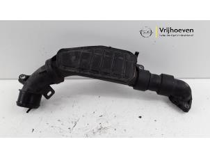 Gebruikte Intercooler Buis Opel Grandland/Grandland X 1.2 Turbo 12V Prijs € 25,00 Margeregeling aangeboden door Autodemontage Vrijhoeven B.V.