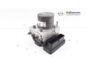 Gebruikte ABS Pomp Opel Grandland/Grandland X 1.2 Turbo 12V Prijs € 300,00 Margeregeling aangeboden door Autodemontage Vrijhoeven B.V.