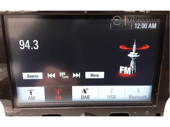 Radio van een Opel Zafira Tourer (P12) 1.4 Turbo 16V Ecotec 2017