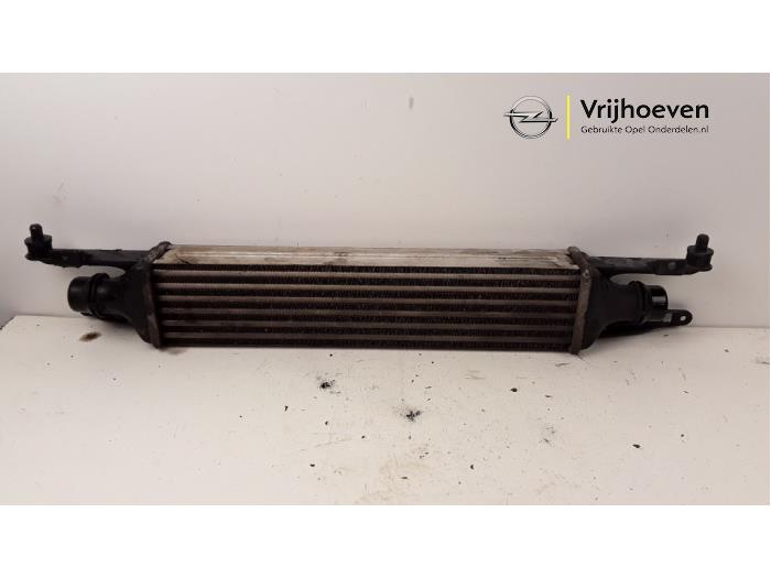 Gebruikte Intercooler Opel Corsa D 1.3 CDTi 16V Ecotec Prijs € 25,00 Margeregeling aangeboden door Autodemontage Vrijhoeven B.V.