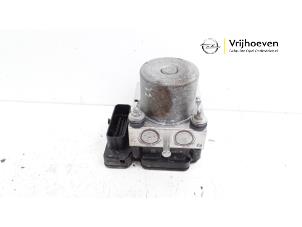 Gebruikte ABS Pomp Opel Karl 1.0 12V Prijs € 60,00 Margeregeling aangeboden door Autodemontage Vrijhoeven B.V.