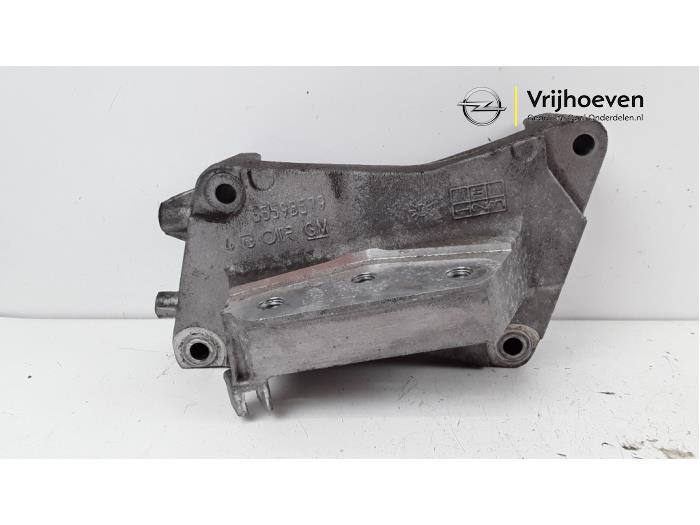 Gebruikte Motorrubber Opel Corsa E 1.3 CDTi 16V ecoFLEX Prijs € 30,00 Margeregeling aangeboden door Autodemontage Vrijhoeven B.V.
