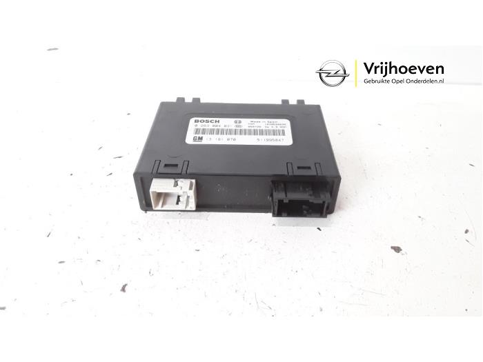 Gebruikte Module PDC Opel Zafira (M75) 2.2 16V Direct Ecotec Prijs € 45,00 Margeregeling aangeboden door Autodemontage Vrijhoeven B.V.