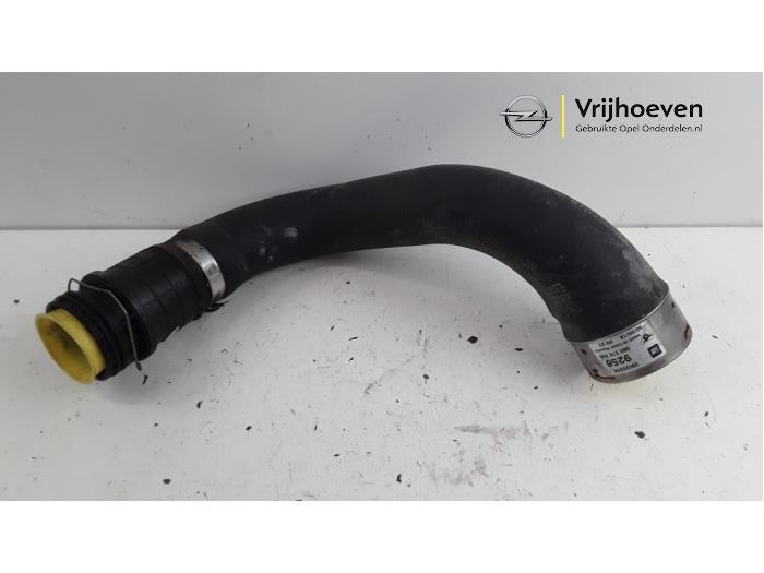 Gebruikte Intercooler Slang Opel Astra K 1.0 SIDI Turbo 12V Prijs € 30,00 Margeregeling aangeboden door Autodemontage Vrijhoeven B.V.
