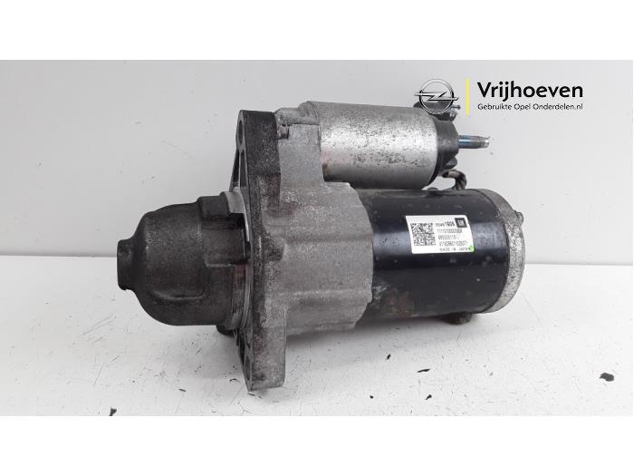 Gebruikte Startmotor Opel Astra K 1.0 SIDI Turbo 12V Prijs € 100,00 Margeregeling aangeboden door Autodemontage Vrijhoeven B.V.