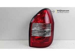Gebruikte Achterlicht rechts Opel Zafira (F75) 1.8 16V Prijs € 20,00 Margeregeling aangeboden door Autodemontage Vrijhoeven B.V.