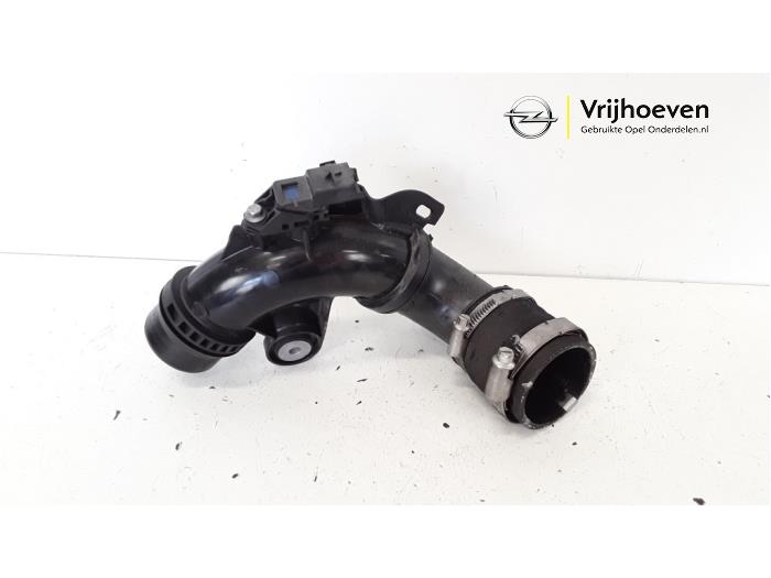 Gebruikte Intercooler Buis Opel Grandland (X) 1.2 Turbo 12V Prijs € 20,00 Margeregeling aangeboden door Autodemontage Vrijhoeven B.V.