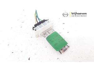 Gebruikte Kachel Weerstand Opel Tigra Twin Top 1.4 16V Prijs € 10,00 Margeregeling aangeboden door Autodemontage Vrijhoeven B.V.