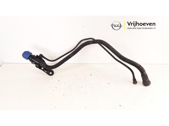 Gebruikte Vulpijp ad-blue tank Opel Crossland (X) 1.6 CDTi 100 Prijs € 75,00 Margeregeling aangeboden door Autodemontage Vrijhoeven B.V.