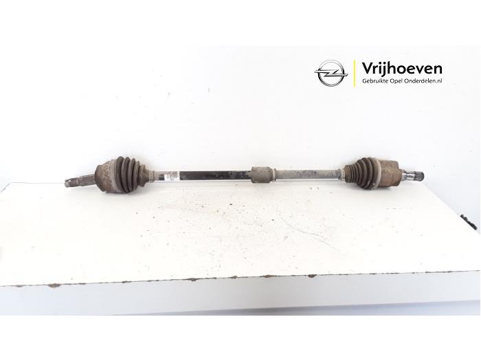 Gebruikte Steekas rechts-voor Opel Corsa E 1.4 Turbo 16V Prijs € 50,00 Margeregeling aangeboden door Autodemontage Vrijhoeven B.V.