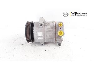 Gebruikte Pomp Airco Opel Corsa E 1.4 Turbo 16V Prijs € 75,00 Margeregeling aangeboden door Autodemontage Vrijhoeven B.V.