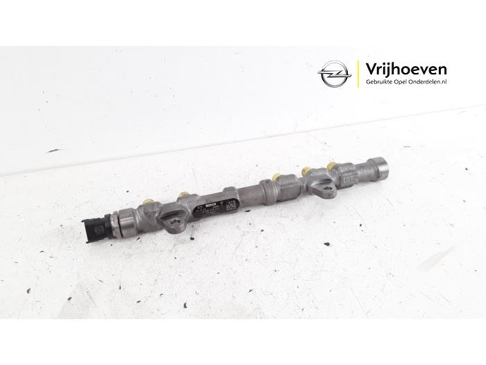 Gebruikte Common rail (Injectie) Opel Corsa E 1.3 CDTi 16V ecoFLEX Prijs € 25,00 Margeregeling aangeboden door Autodemontage Vrijhoeven B.V.