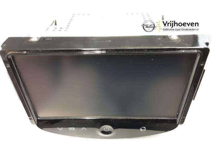 Gebruikte Radio module Opel Adam 1.2 16V Prijs € 250,00 Margeregeling aangeboden door Autodemontage Vrijhoeven B.V.