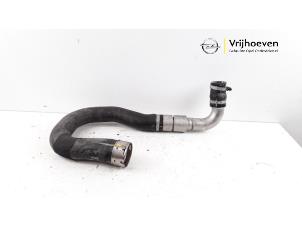 Gebruikte Intercooler Slang Opel Mokka/Mokka X 1.4 Turbo 16V 4x2 Prijs € 30,00 Margeregeling aangeboden door Autodemontage Vrijhoeven B.V.