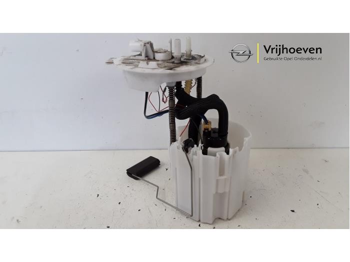 Gebruikte Tank element Pomp Opel Zafira Tourer (P12) 2.0 CDTI 16V 130 Ecotec Prijs € 75,00 Margeregeling aangeboden door Autodemontage Vrijhoeven B.V.