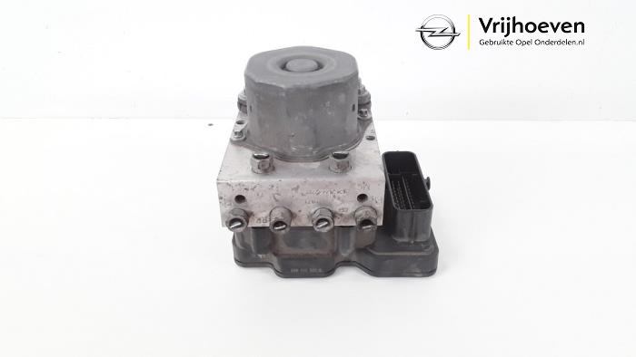 Gebruikte ABS Pomp Opel Corsa E 1.4 Turbo 16V Prijs € 45,00 Margeregeling aangeboden door Autodemontage Vrijhoeven B.V.