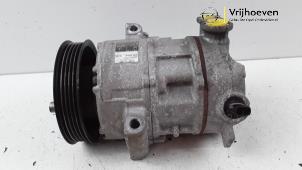 Gebruikte Pomp Airco Opel Corsa E 1.4 Turbo 16V Prijs € 75,00 Margeregeling aangeboden door Autodemontage Vrijhoeven B.V.