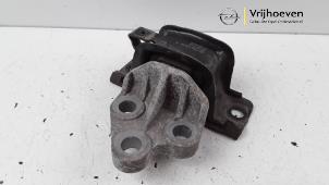 Gebruikte Motorsteun Opel Corsa E 1.4 Turbo 16V Prijs € 20,00 Margeregeling aangeboden door Autodemontage Vrijhoeven B.V.