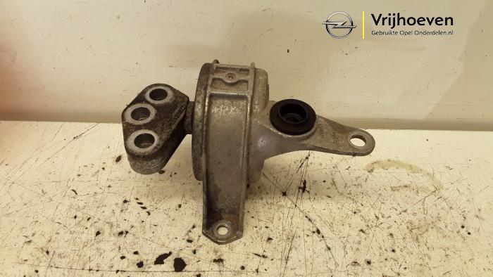 Gebruikte Motorsteun Opel Meriva (B) 1.7 CDTi 16V Prijs € 15,00 Margeregeling aangeboden door Autodemontage Vrijhoeven B.V.