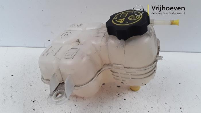 Koelvloeistof Reservoir van een Opel Adam 1.0 Ecotec 12V SIDI Turbo 2015