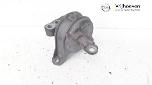 Gebruikte Motorsteun Opel Astra H (L48) 1.7 CDTi 16V Prijs € 15,00 Margeregeling aangeboden door Autodemontage Vrijhoeven B.V.