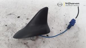 Gebruikte Antenne Opel Astra J Sports Tourer (PD8/PE8/PF8) 1.3 CDTI 16V ecoFlex Prijs € 20,00 Margeregeling aangeboden door Autodemontage Vrijhoeven B.V.