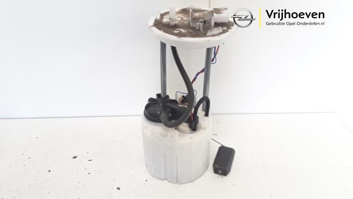 Brandstofpomp Elektrisch van een Opel Astra K 1.4 Turbo 16V 2017