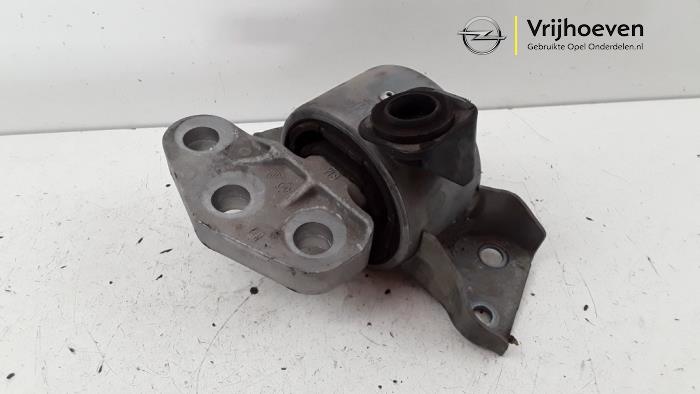 Gebruikte Motorsteun Opel Corsa D 1.3 CDTi 16V ecoFLEX Prijs € 15,00 Margeregeling aangeboden door Autodemontage Vrijhoeven B.V.