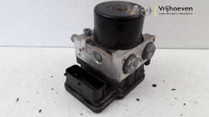 Gebruikte ABS Pomp Opel Zafira Tourer (P12) 2.0 CDTI 16V 165 Ecotec Prijs € 125,00 Margeregeling aangeboden door Autodemontage Vrijhoeven B.V.