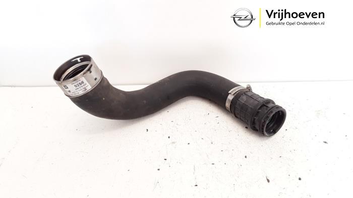 Gebruikte Intercooler Slang Opel Astra K 1.0 SIDI Turbo 12V Prijs € 30,00 Margeregeling aangeboden door Autodemontage Vrijhoeven B.V.